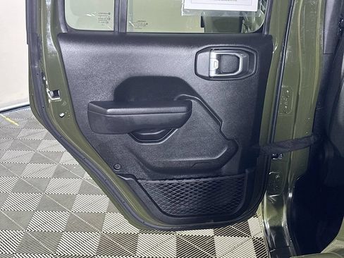 Used 2024 Jeep Wrangler Unlimited AWD/4WD image 18