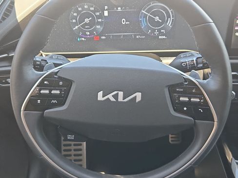 Used 2025 Kia Niro Wave FWD image 24