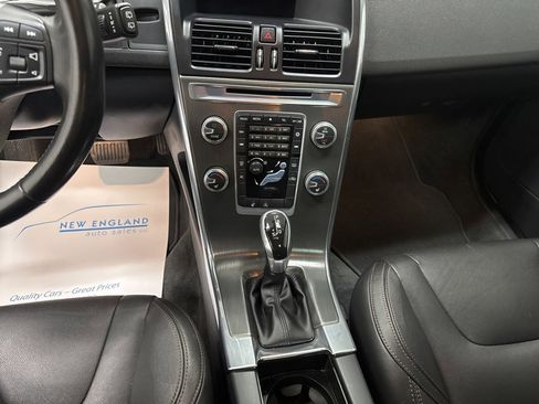 Used 2016 Volvo XC60 T6 image 8