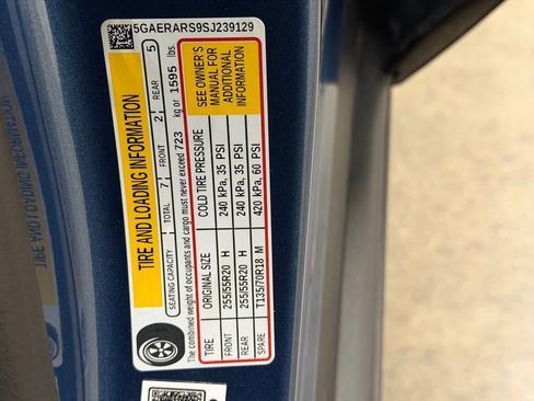 Certified 2025 Buick Enclave Preferred image 34