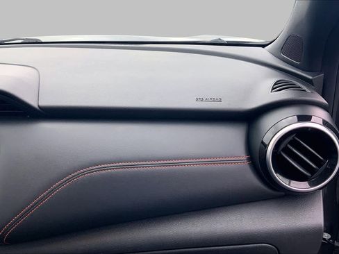 Used 2022 Nissan Kicks SR w/ Premium Package FWD image 19
