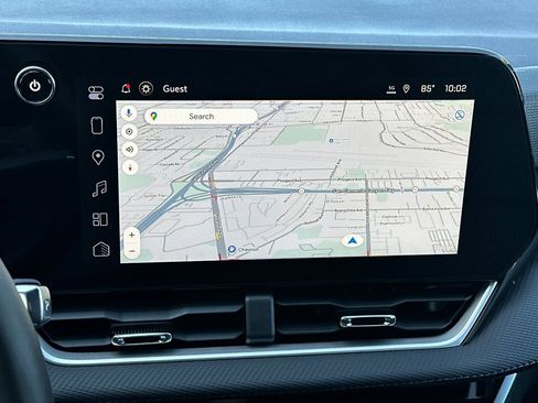 New 2026 Chevrolet Equinox LT w/ Safety and Technology Package FWD image 19