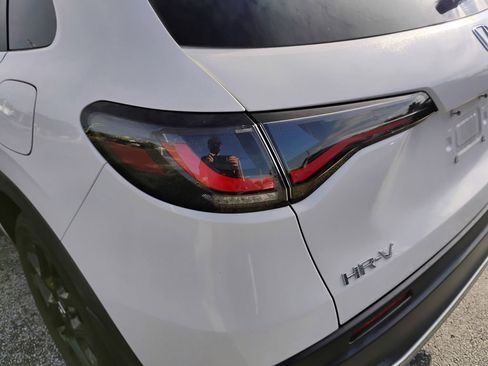 Used 2024 Honda HR-V Sport image 11