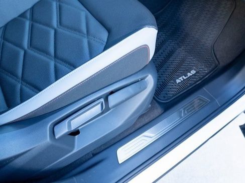 New 2026 Volkswagen Atlas Peak Edition image 45