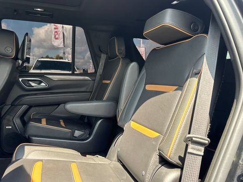 Used 2023 GMC Yukon AT4 w/ Technology Package AWD/4WD image 11