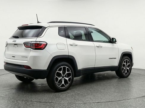 Used 2025 Jeep Compass Limited AWD/4WD image 9