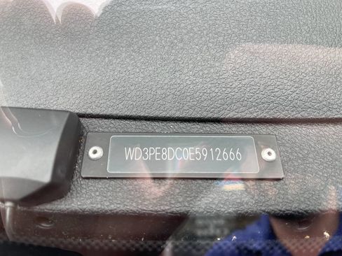 Used 2014 Mercedes-Benz Sprinter 2500 image 42