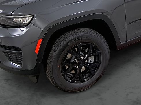 New 2025 Jeep Grand Cherokee 4WD image 7