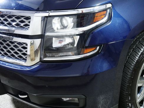 Used 2019 Chevrolet Tahoe LT w/ LT Signature Package AWD/4WD image 16