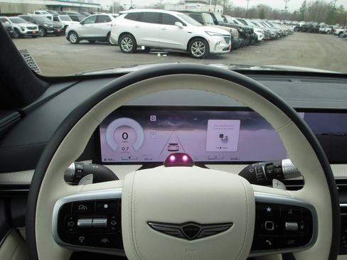 Used 2025 Genesis GV80 3.5T Prestige image 29