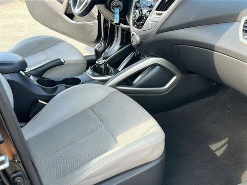 Used 2013 Hyundai Veloster w/ Style Pkg FWD image 25