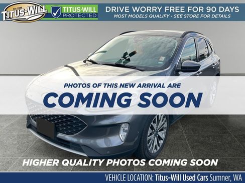 Used 2021 Ford Escape Titanium image 2