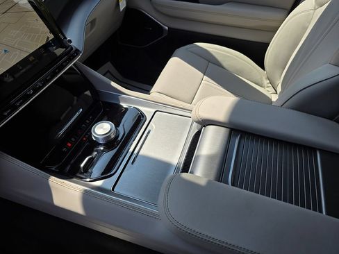 New 2026 Jeep Grand Wagoneer 4WD image 25