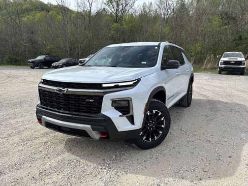 New 2026 Chevrolet Traverse Z71 w/ Enhanced Driving Package image 11