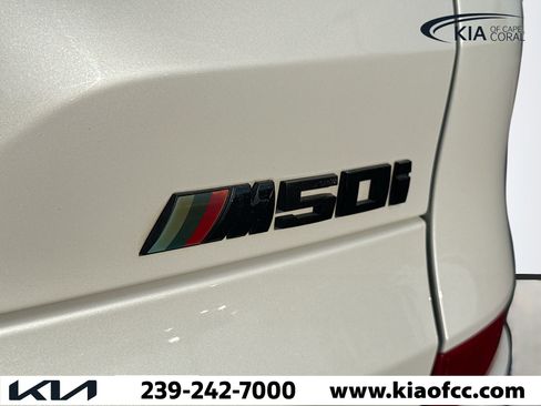 Used 2022 BMW X5 M50i w/ Executive Package image 9