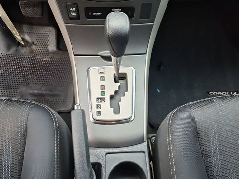 Used 2013 Toyota Corolla S image 39