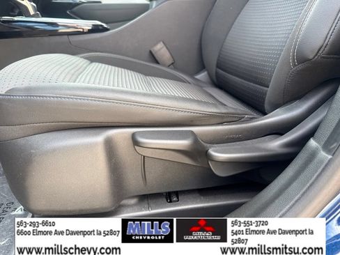 Used 2024 Chevrolet Trax LT w/ LT Convenience Package FWD image 11