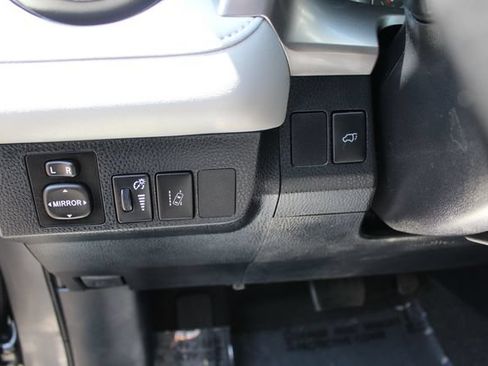 Used 2017 Toyota RAV4 XLE w/ Carpet Mat Package FWD image 28