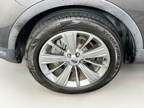 Used 2018 Ford Explorer Limited FWD image 11