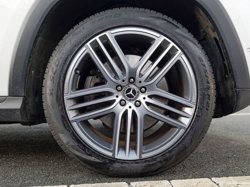 Used 2025 Mercedes-Benz GLS 450 4MATIC image 12