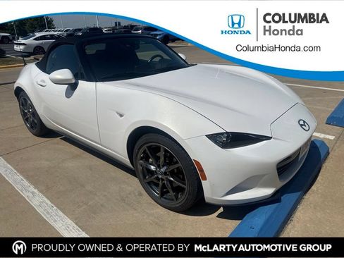 Used 2017 MAZDA MX-5 Miata Grand Touring RWD image 1