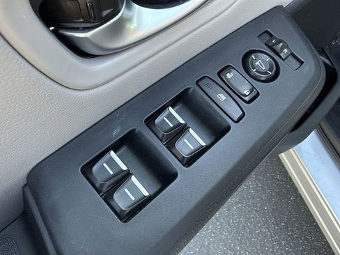 Used 2025 Honda Pilot EX-L image 22