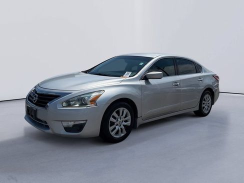 Used 2013 Nissan Altima 2.5 S FWD image 7