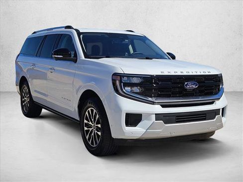 Used 2025 Ford Expedition Max Platinum AWD/4WD image 3