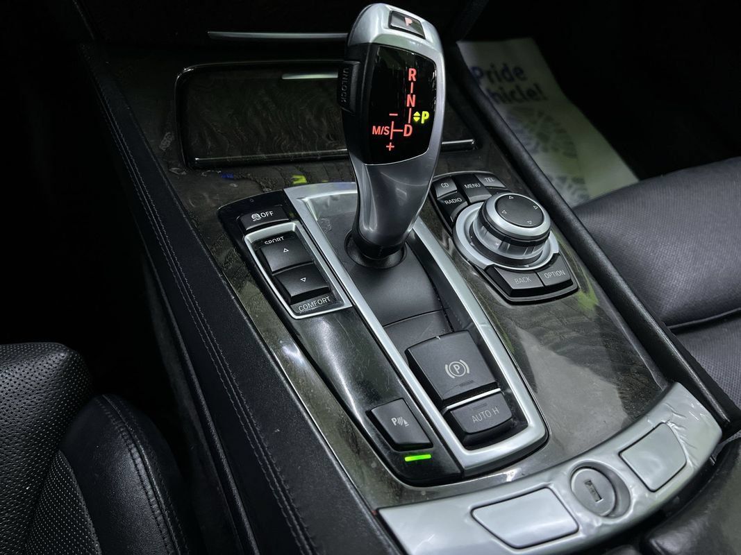 Used 2012 BMW 750i RWD image 23