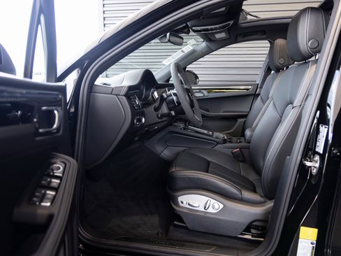 New 2025 Porsche Macan Turbo image 23
