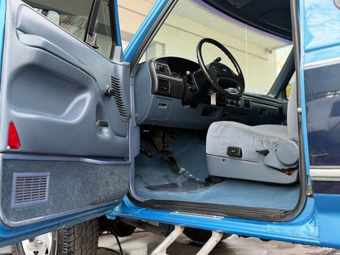 Used 1993 Ford F250 XLT image 11