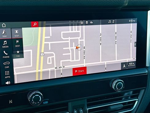 Used 2022 Porsche Macan image 14