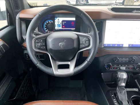 Used 2024 Ford Bronco Outer Banks image 8