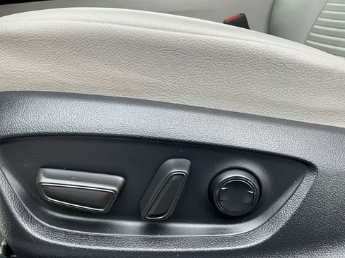 Used 2023 Toyota Camry SE AWD/4WD image 24