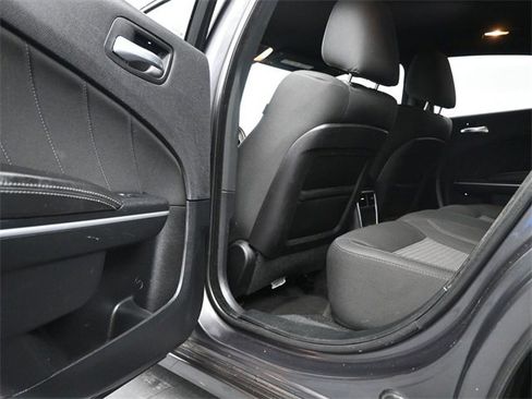 Used 2019 Dodge Charger SXT image 15
