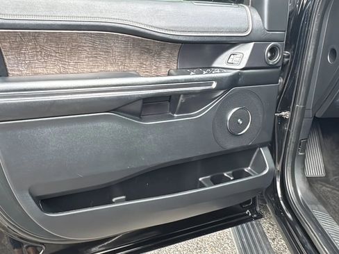 Used 2018 Ford Expedition Max Limited image 19