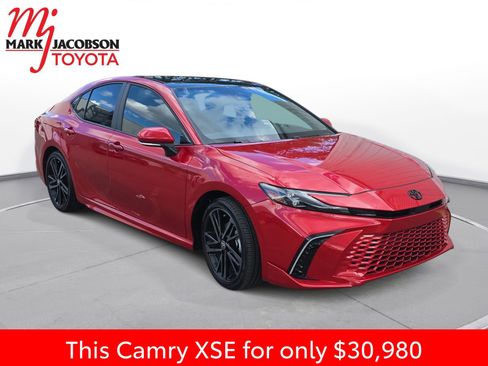 Used 2025 Toyota Camry XSE image 5