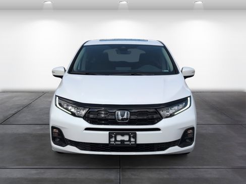 New 2026 Honda Odyssey Touring image 4