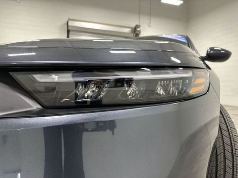 Used 2025 Honda Accord LX image 11