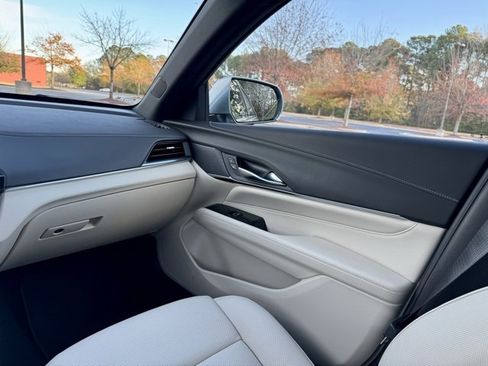 Certified 2025 Cadillac CT4 Premium Luxury image 26