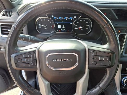 Used 2021 GMC Yukon XL Denali image 18