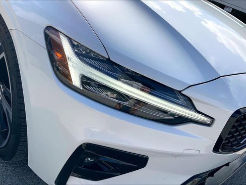 Used 2024 Volvo S60 B5 Core image 27