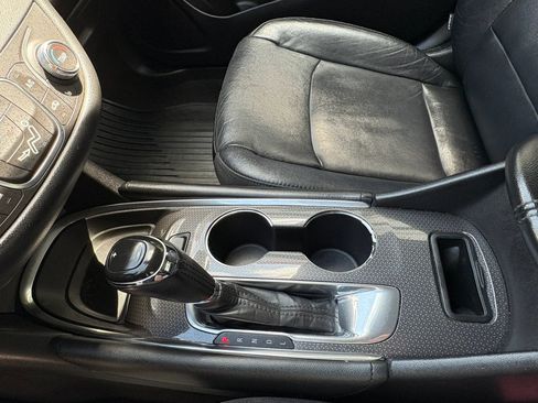 Used 2017 Chevrolet Malibu LT w/ Leather Package image 38