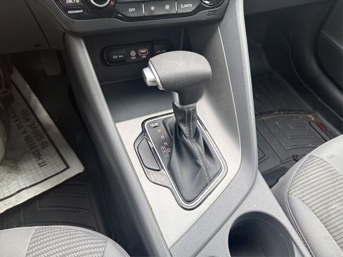 Used 2019 Kia Niro LX image 47