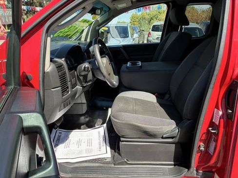 Used 2010 Nissan Titan XE RWD image 3