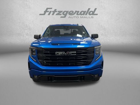 Used 2022 GMC Sierra 1500 Elevation w/ LPO, Elevation Black Package AWD/4WD image 11