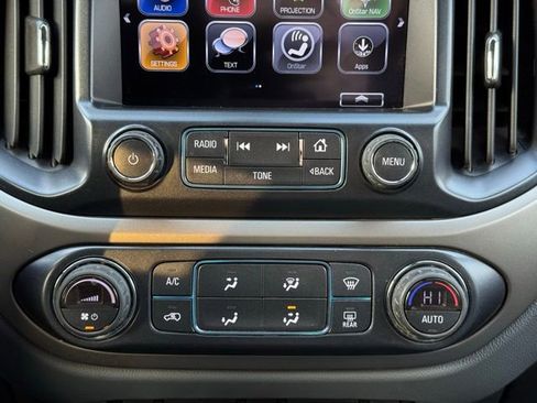 Used 2017 Chevrolet Colorado Z71 image 12