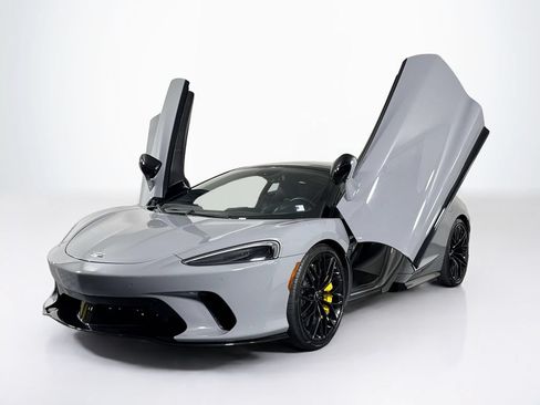 Used 2023 McLaren GT RWD image 25