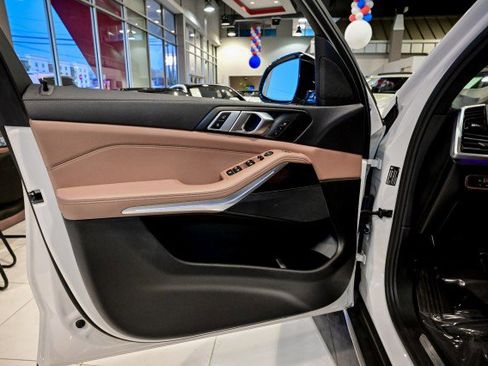 Used 2022 BMW X5 xDrive40i w/ Premium Package image 15