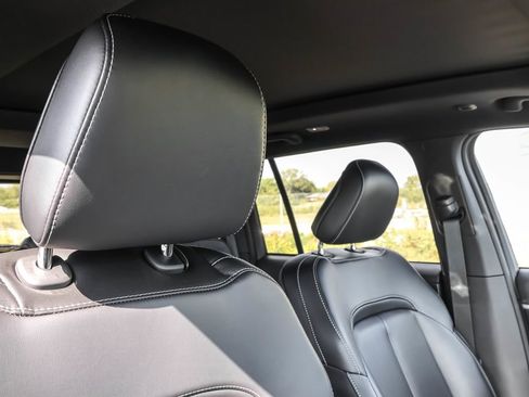 Used 2025 Jeep Grand Cherokee Limited image 39